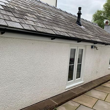 Ferienwohnung Little Skirrid Cwtch Abergavenny Exterior foto